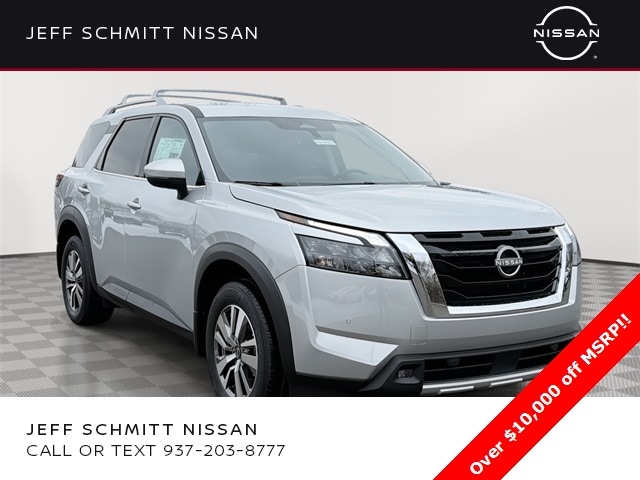 2025 Nissan Pathfinder SL's photo