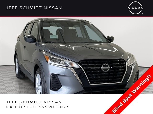 2025 Nissan KICKS PLAY Base's photo