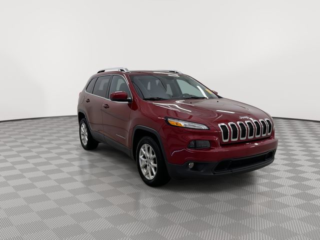 Used 2016 Jeep Cherokee Latitude with VIN 1C4PJLCB7GW243919 for sale in Beavercreek, OH