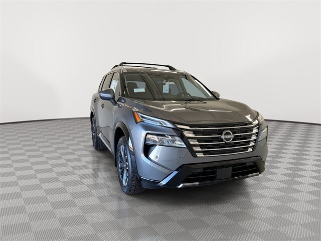 2026 Nissan Rogue Platinum photo 3