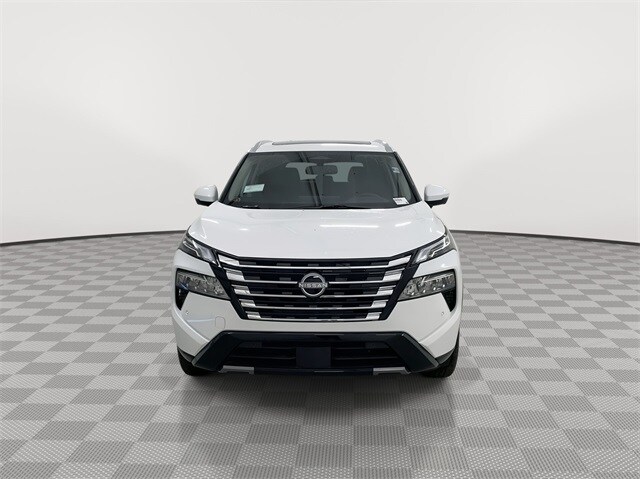2025 Nissan Rogue Platinum photo 3