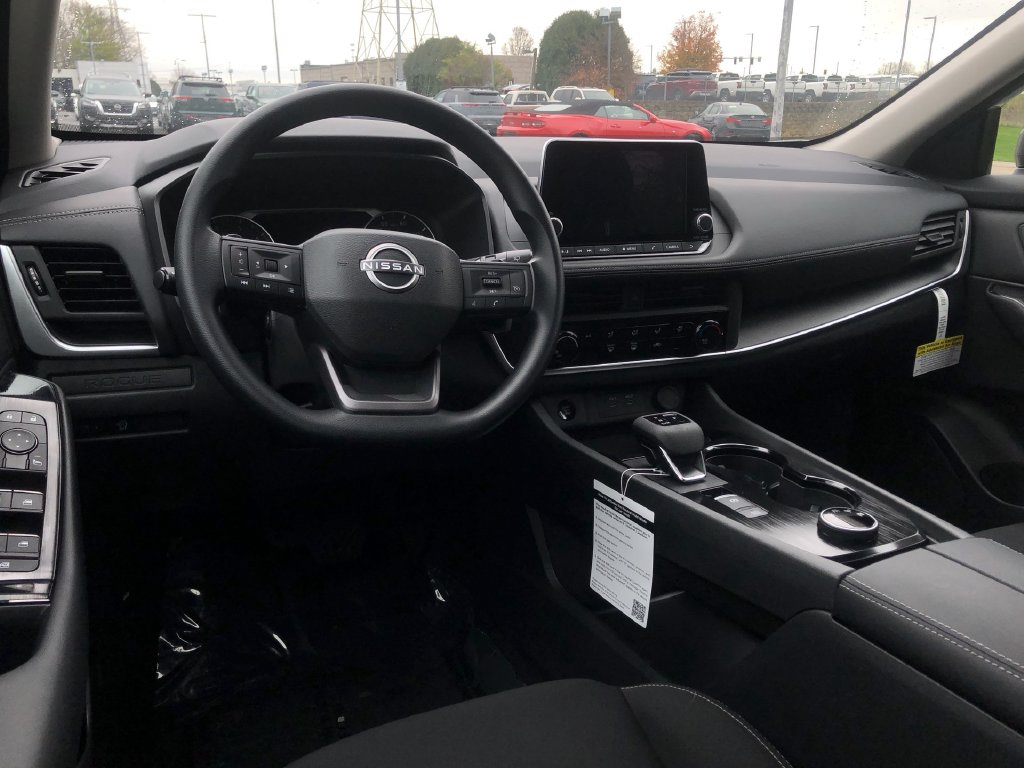 2025 Nissan Rogue S - Photo 20