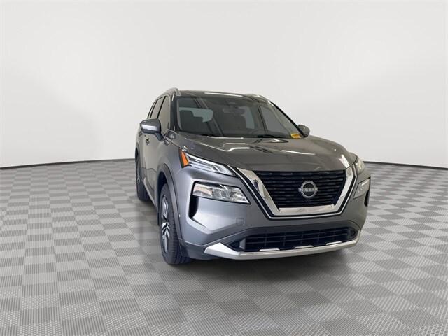 2023 Nissan Rogue Platinum photo 3