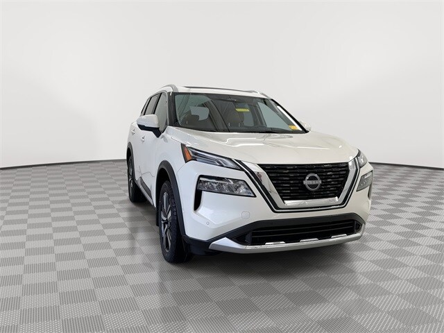 2023 Nissan Rogue Platinum photo 2