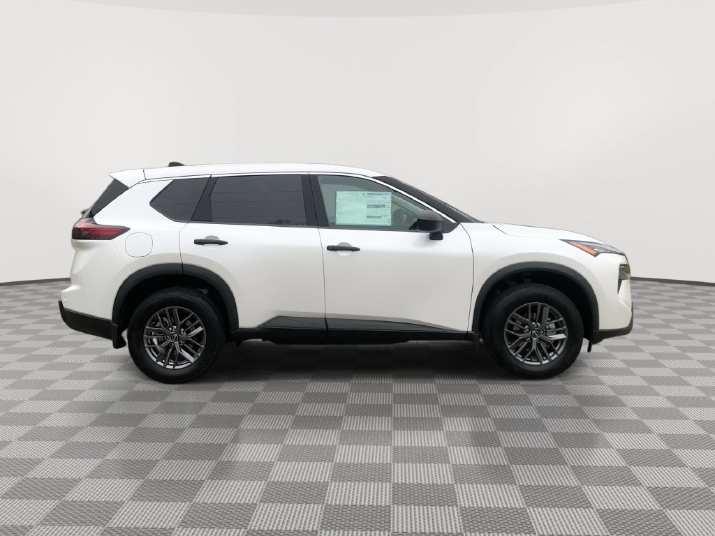 2025 Nissan Rogue S - Photo 14