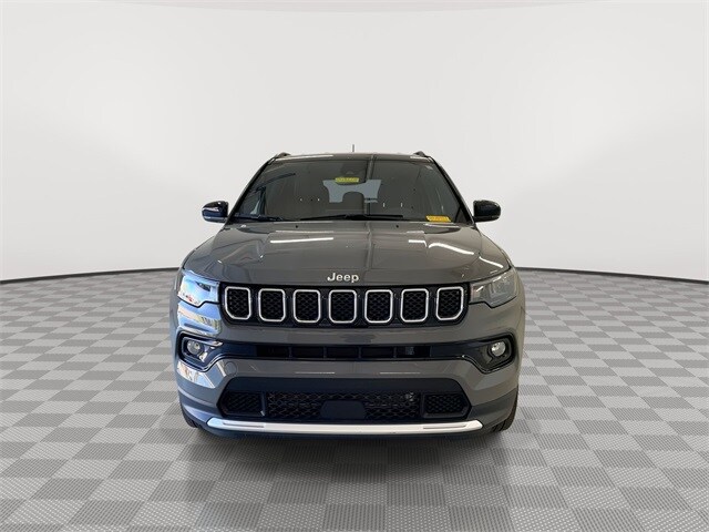 2023 Jeep Compass Limited photo 4