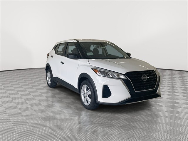 2025 Nissan Kicks Play S photo 2