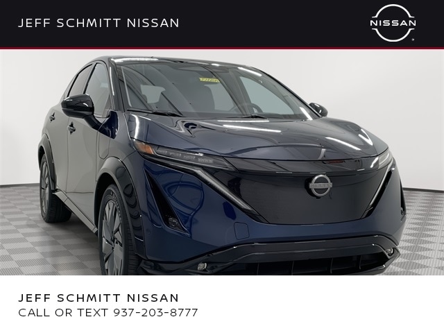 2025 Nissan ARIYA Platinum+'s photo