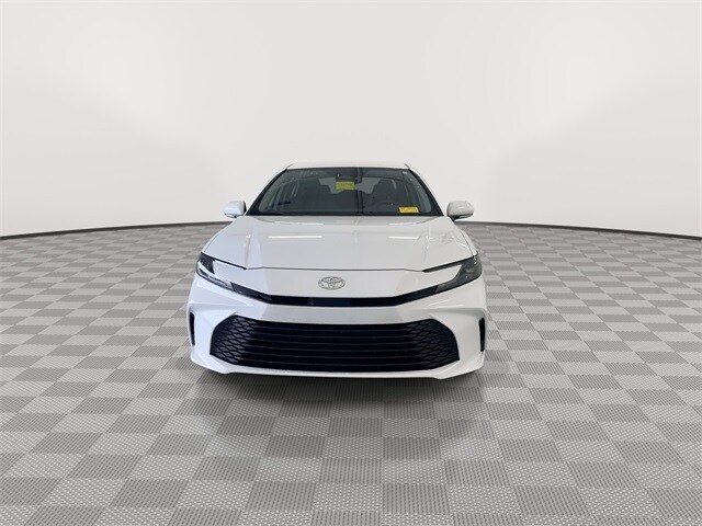 2025 Toyota Camry LE photo 4