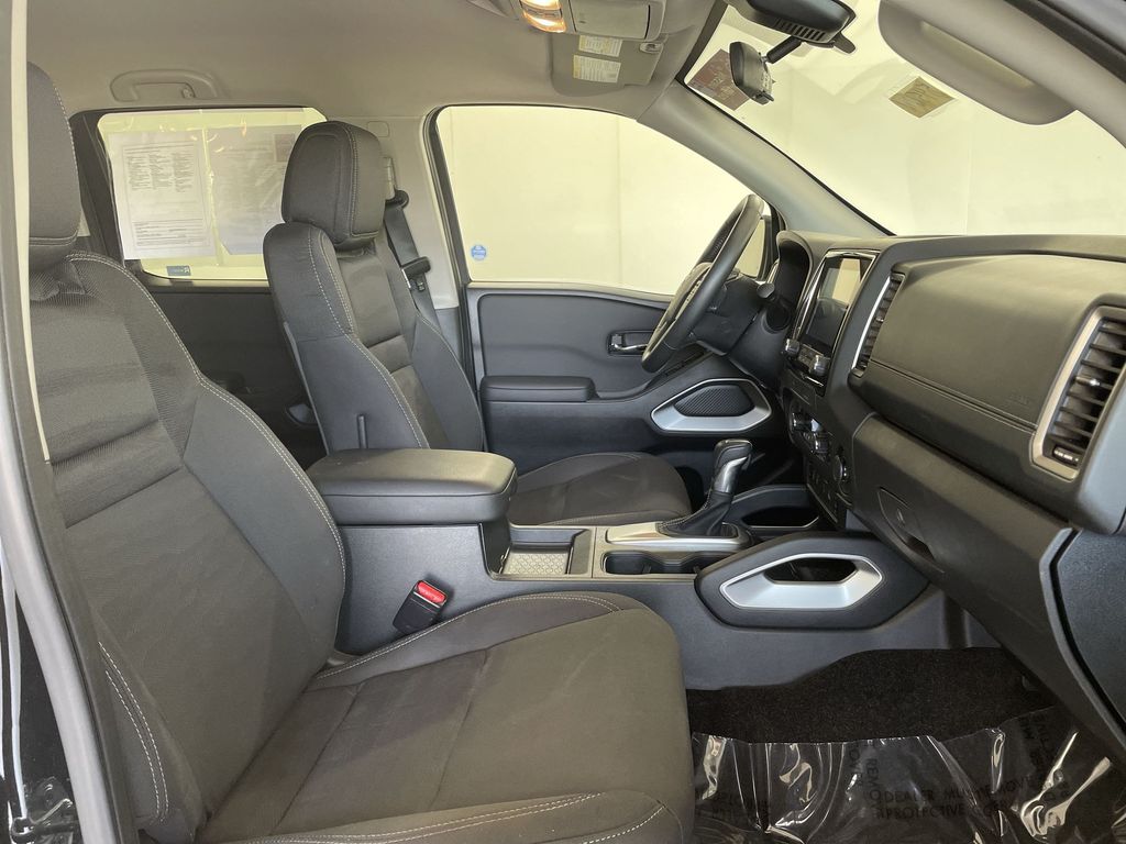 2024 Nissan Frontier SV - Photo 18