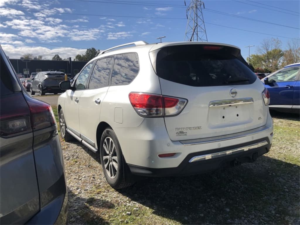 Used 2015 Nissan Pathfinder SL SUV