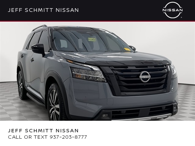 2024 Nissan Pathfinder Platinum's photo