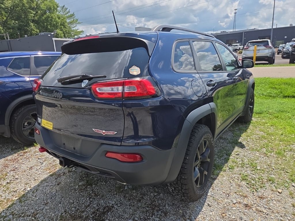 Used 2016 Jeep Cherokee Trailhawk with VIN 1C4PJMBS3GW211637 for sale in Beavercreek, OH