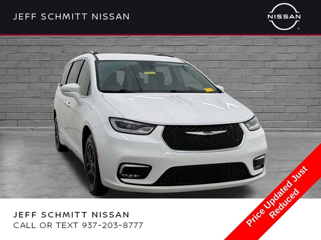 Used 2022 Chrysler Pacifica Touring L Van Passenger Van