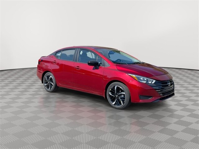 2025 Nissan Versa 1.6 SR photo 2