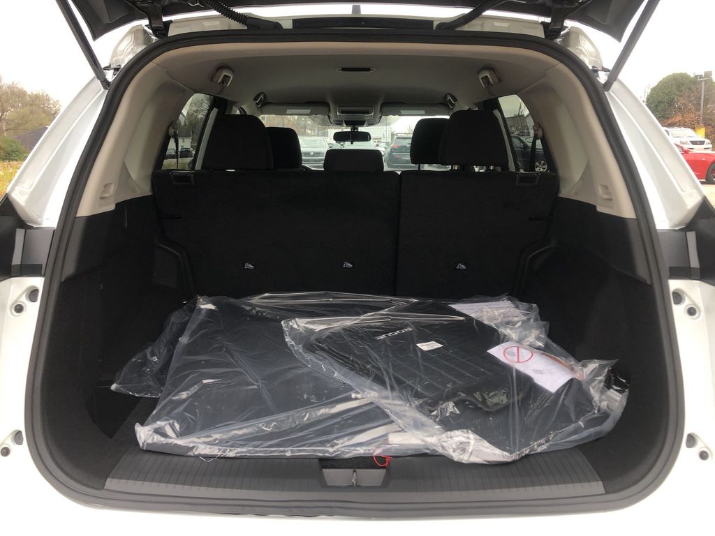 2025 Nissan Rogue S - Photo 16