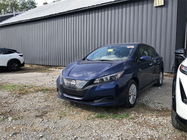 2024 Nissan Leaf S photo 2