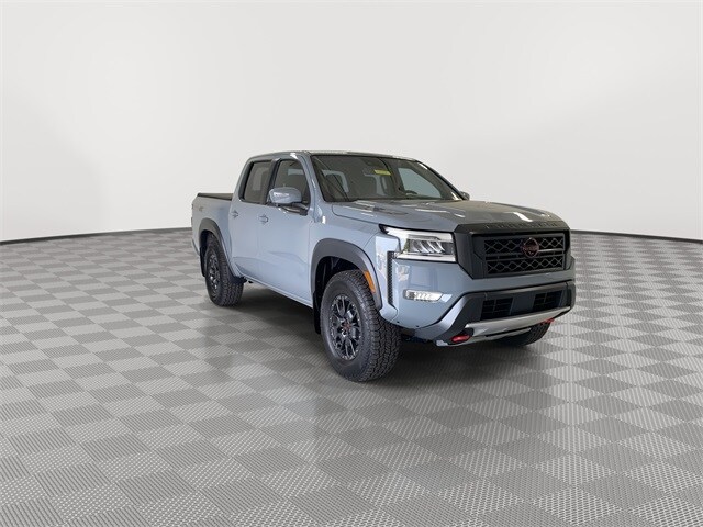 2024 Nissan Frontier PRO-4X photo 2