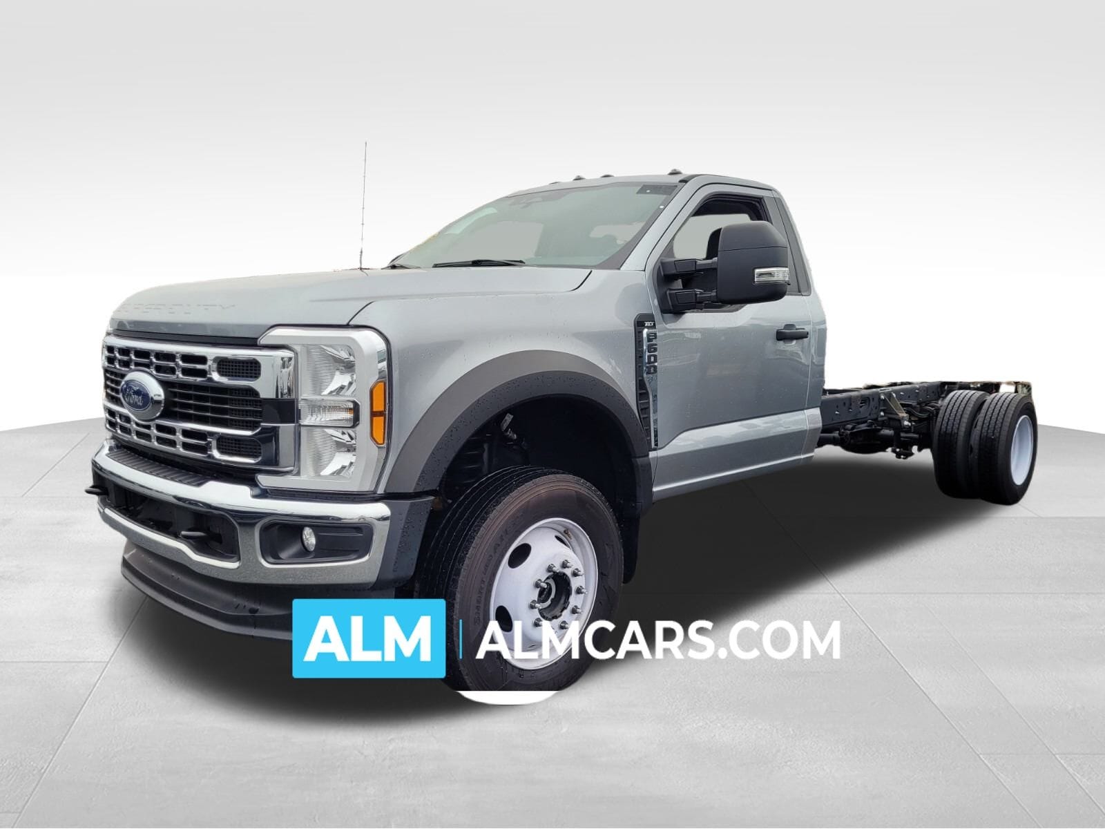 2024 Ford F-600 Super Duty Chassis Cab XLT's photo