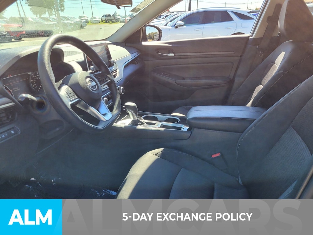 Used 2024 Nissan Altima 2.5 SV Sedan