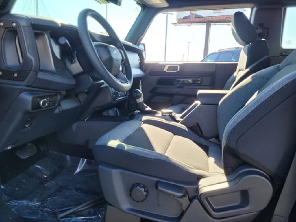 New 2025 Ford Bronco Base SUV