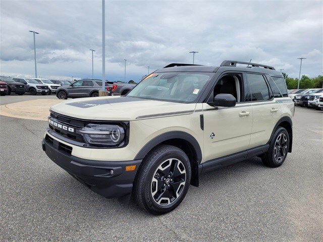 2024 Ford Bronco Sport Outer Banks photo 3