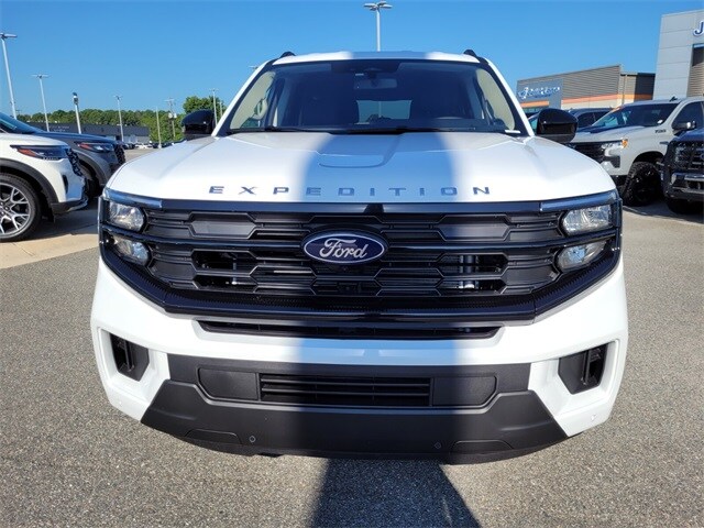 2025 Ford Expedition MAX photo 2