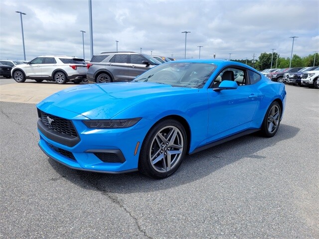 2025 Ford Mustang EcoBoost photo 3