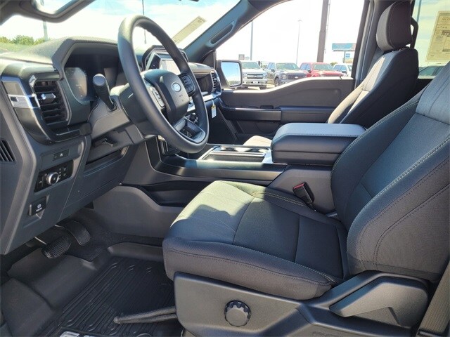 2025 Ford F-150 STX photo 4