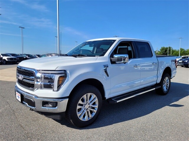 2025 Ford F-150 Lariat photo 3