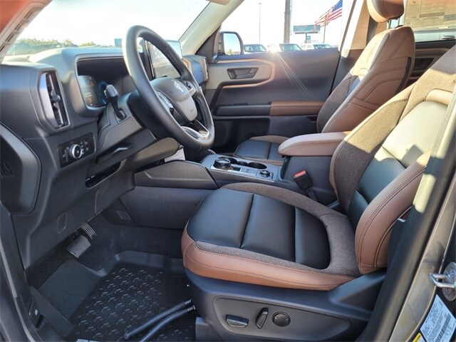 2025 Ford Bronco Sport Outer Banks photo 4