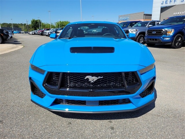 2025 Ford Mustang GT Premium photo 2