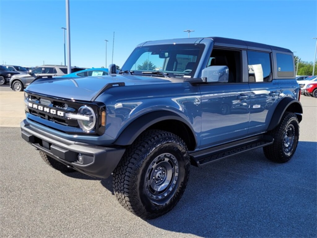 New 2025 Ford Bronco Outer Banks SUV