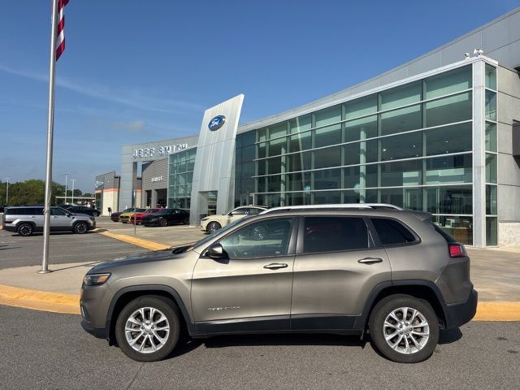Used 2020 Jeep Cherokee Latitude SUV
