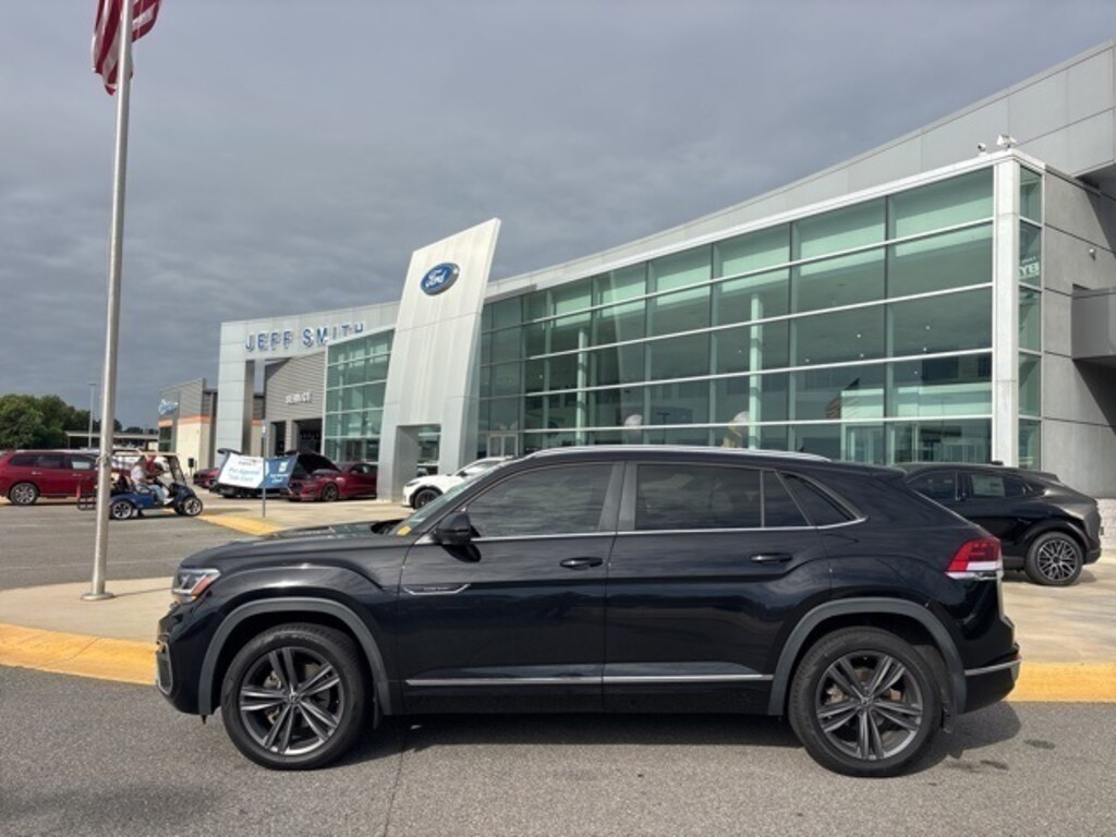 Used 2021 Volkswagen Atlas Cross Sport 3.6L V6 SE w/Technology R-Line SUV