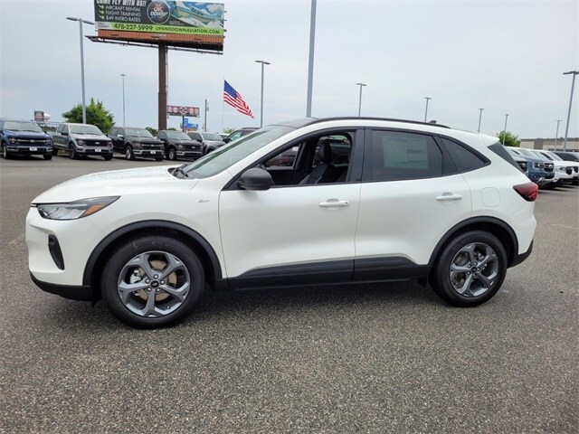 2025 Ford Escape ST-Line photo 4
