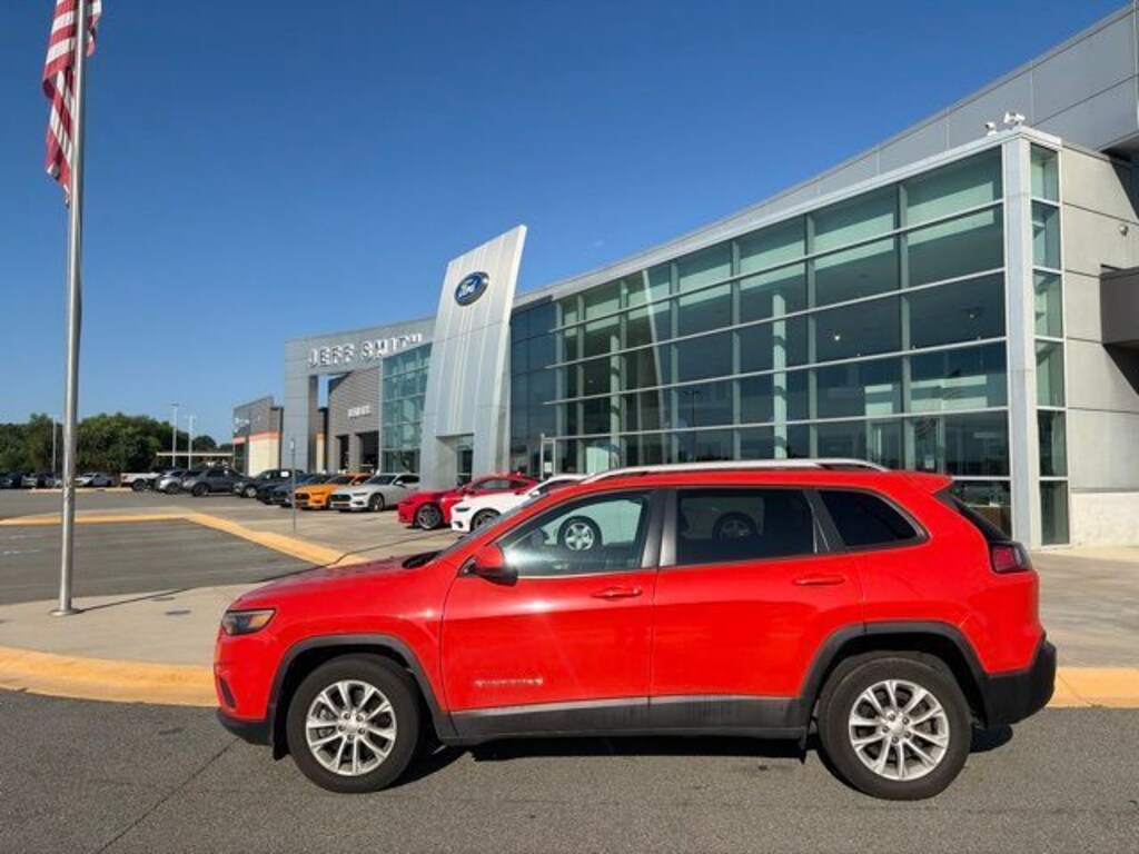 Used 2021 Jeep Cherokee Latitude SUV