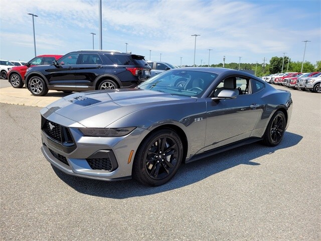 2025 Ford Mustang GT photo 3