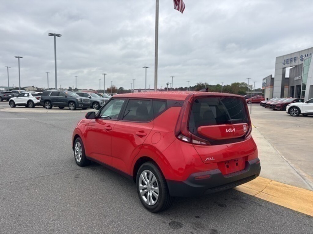 Used 2022 Kia Soul LX Hatchback