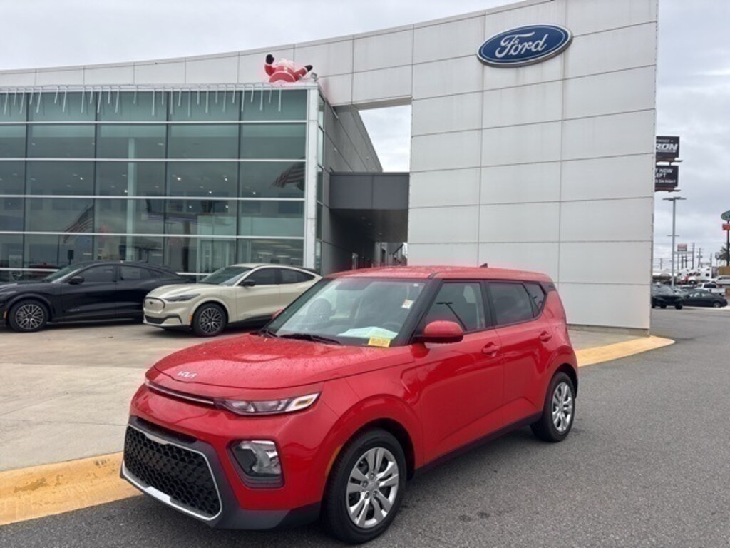 Used 2022 Kia Soul LX Hatchback