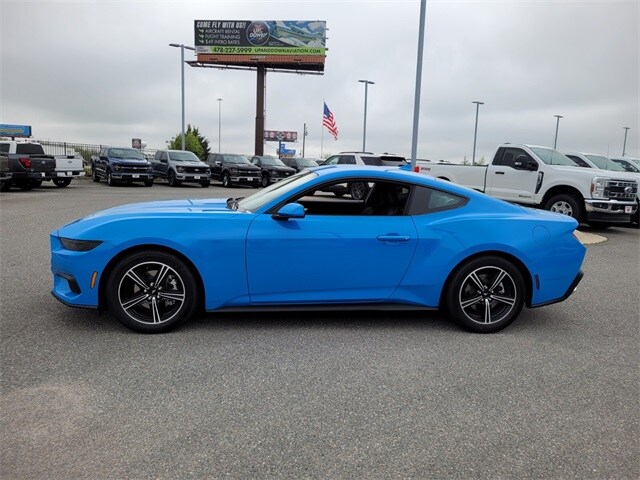 2025 Ford Mustang EcoBoost photo 4