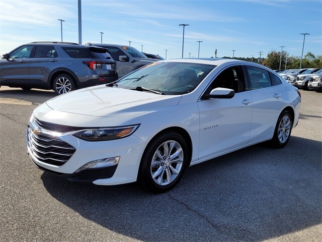 2024 Chevrolet Malibu 1LT photo 3