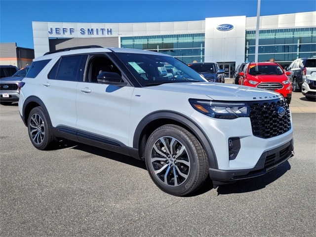 2026 Ford Explorer ST-LINE's photo