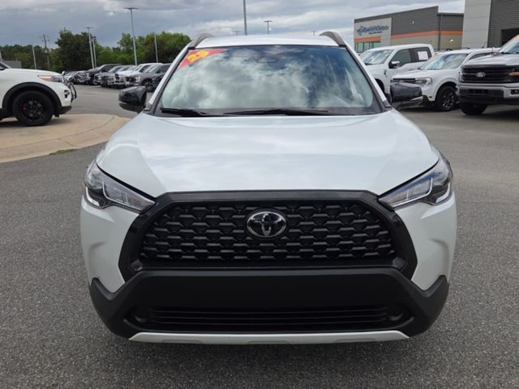 Used 2025 Toyota Corolla Cross LE SUV