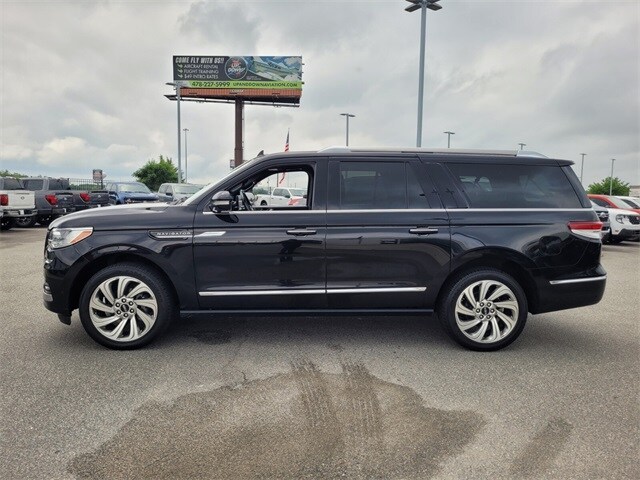 2023 Lincoln Navigator L Reserve photo 4