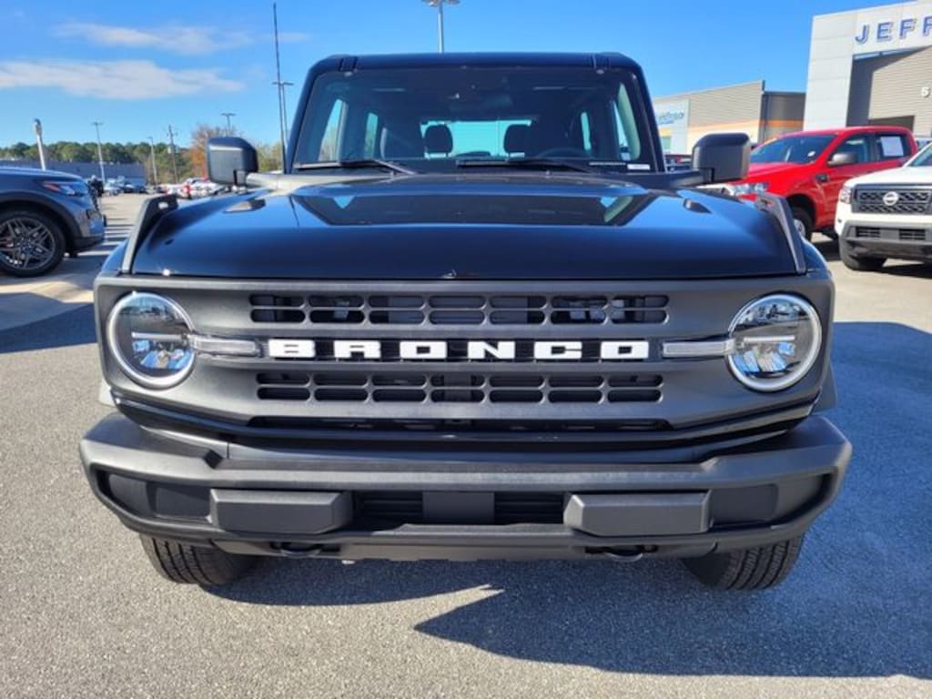 New 2025 Ford Bronco Base SUV