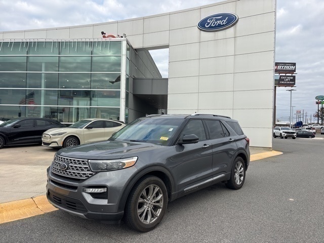 2022 Ford Explorer Limited's photo