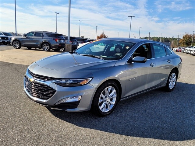 2024 Chevrolet Malibu 1LT photo 3