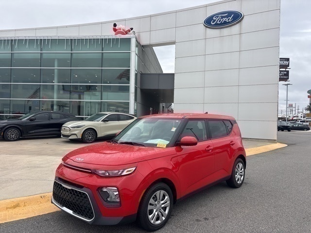 2022 Kia Soul LX's photo