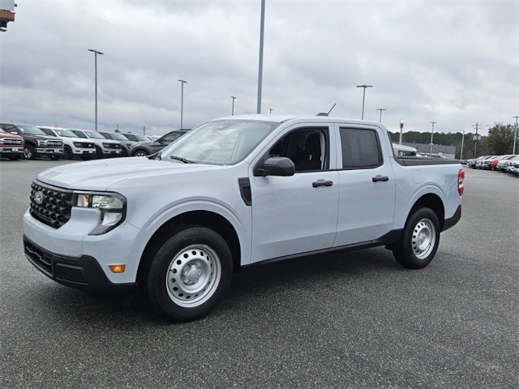 New 2025 Ford Maverick XL Truck